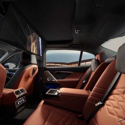 مدل جدید ۲۰۲۴ به تازگی معرفی شد BMW i5 اتومبیل الکتریکی سدان بزرگ eDrive ۳۵ L خالص الکتریکی ۲۸۶hp
