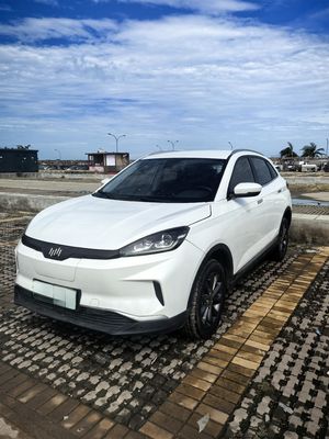 استفاده شده برد 400km 160kW SUV الکتریکی Weltmeister ماشین دست دوم حالت خوب کم مایل سیاه