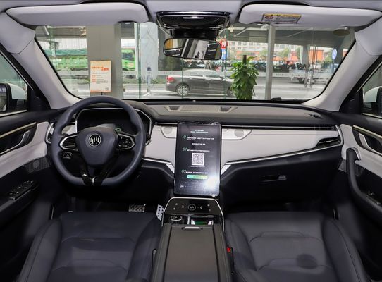 استفاده شده برد 400km 160kW SUV الکتریکی Weltmeister ماشین دست دوم حالت خوب کم مایل سیاه
