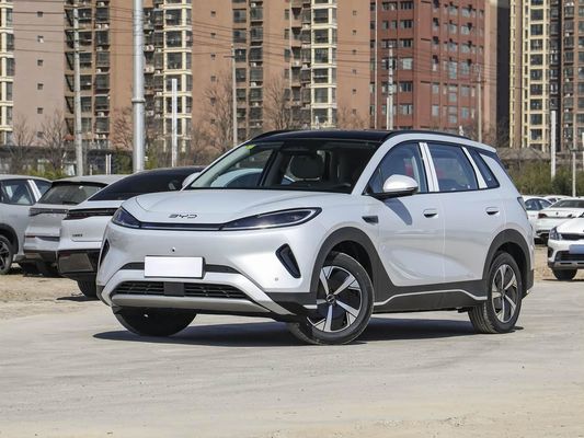 صفحه نمایش لمسی ویژگی های داخلی خودرو مدل 2025 BYD EV با سقف خورشیدی و 60.9 کیلو وات ساعت انرژی باتری شارژ سریع خودرو الکتریکی فروش داغ