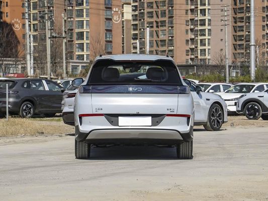 صفحه نمایش لمسی ویژگی های داخلی خودرو مدل 2025 BYD EV با سقف خورشیدی و 60.9 کیلو وات ساعت انرژی باتری شارژ سریع خودرو الکتریکی فروش داغ