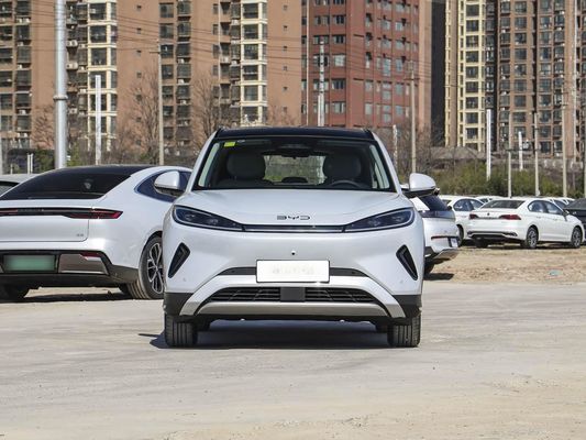 صفحه نمایش لمسی ویژگی های داخلی خودرو مدل 2025 BYD EV با سقف خورشیدی و 60.9 کیلو وات ساعت انرژی باتری شارژ سریع خودرو الکتریکی فروش داغ