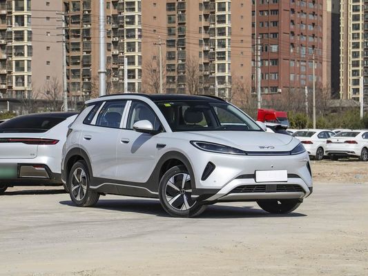 صفحه نمایش لمسی ویژگی های داخلی خودرو مدل 2025 BYD EV با سقف خورشیدی و 60.9 کیلو وات ساعت انرژی باتری شارژ سریع خودرو الکتریکی فروش داغ