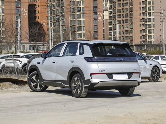 صفحه نمایش لمسی ویژگی های داخلی خودرو مدل 2025 BYD EV با سقف خورشیدی و 60.9 کیلو وات ساعت انرژی باتری شارژ سریع خودرو الکتریکی فروش داغ