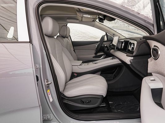 صفحه نمایش لمسی ویژگی های داخلی خودرو مدل 2025 BYD EV با سقف خورشیدی و 60.9 کیلو وات ساعت انرژی باتری شارژ سریع خودرو الکتریکی فروش داغ