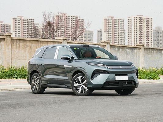 فروش جدید خودروهای الکتریکی بی آی دی مدل 2025 ظرفیت باتری 100.5 کیلو وات ساعت و شارژ سریع 0.1 ساعت 670 کیلومتر برد طولانی 500 کیلو وات قدرت ماشین الکتریکی فضای بزرگ برای خانواده 7 صندلی