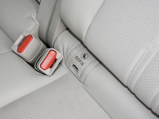 350kW قدرت موتور SUV کاملا الکتریکی هوندا S7 برد طولانی 650km شارژ سریع EV جدید فروش داغ با سقف خورشیدی برای خانواده