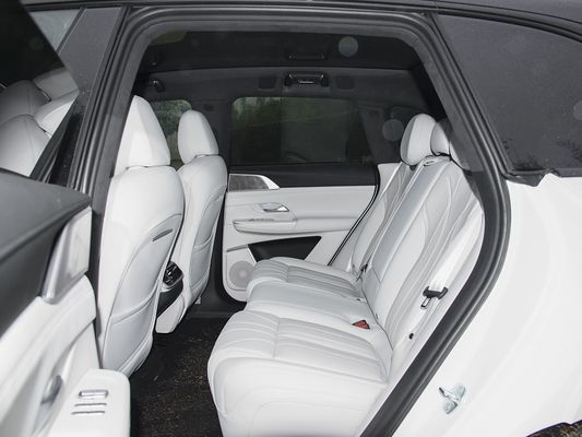 2025 Xpeng G9 SUV کاملا الکتریکی 93.1kWh ظرفیت باتری 423kW حداکثر قدرت موتور 680 کیلومتر برد طولانی و شارژ سریع با سقف خورشیدی