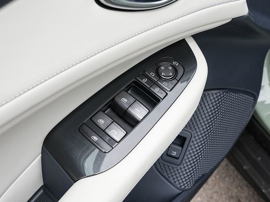 2025 BYD مهر خودرو الکتریکی 06GT زمان شارژ سریع 0.33 ساعت و عملکرد برد طولانی 550 کیلومتر باتری بزرگ با سقف خورشیدی برای خانواده