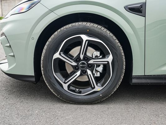 2025 BYD مهر خودرو الکتریکی 06GT زمان شارژ سریع 0.33 ساعت و عملکرد برد طولانی 550 کیلومتر باتری بزرگ با سقف خورشیدی برای خانواده